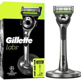 Bild på Gillette Labs rakhyvel med exfolieringsremsa och magnetiskt ställ