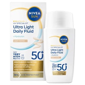 Bild på NIVEA SUN solkräm ansikte UV Face Ultra Light Fluid, Light Tinted SPF 50+, 40 ml