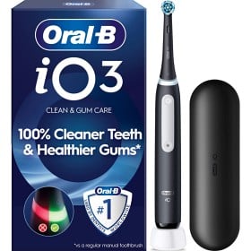 Bild på Oral-B iO 3 Svart eltandborste, med resefodral