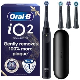 Bild på Oral-B iO2 Eltandborste Giftset Svart 4 tandborsthuvuden, resefodral