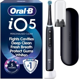 Bild på Oral-B iO5 Eltandborste Svart, 1 tandborsthuvud, resefodral
