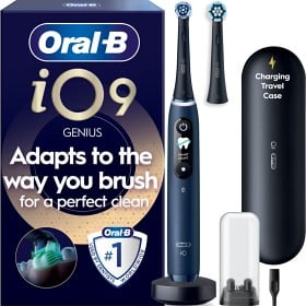 Bild på Oral-B iO9 eltandborste Blå, 2 tandborsthuvuden, resefodral med laddare