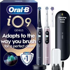 Bild på Oral-B iO9 eltandborste Duo-pack, Svart och Rosa, 3 tandborsthuvuden, resefodral med laddare