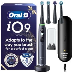 Bild på Oral-B iO9 Eltandborste Giftset Svart 4 tandborsthuvuden, snabb magnetisk laddare