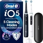 Oral-B iO5 Eltandborste, Duo-pack, Svart och Vit, 2 tandborsthuvuden, resefodral