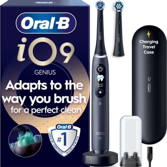 Oral-B iO9 Eltandborste, Svart, 2 tandborsthuvuden, resefodral med laddare - Eltandborstar - Apotea