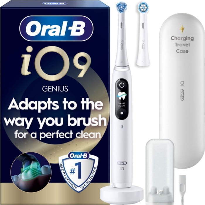 Oral-B iO9 Eltandborste, Vit, 2 tandborsthuvuden, resefodral med laddare - Eltandborstar - Apotea